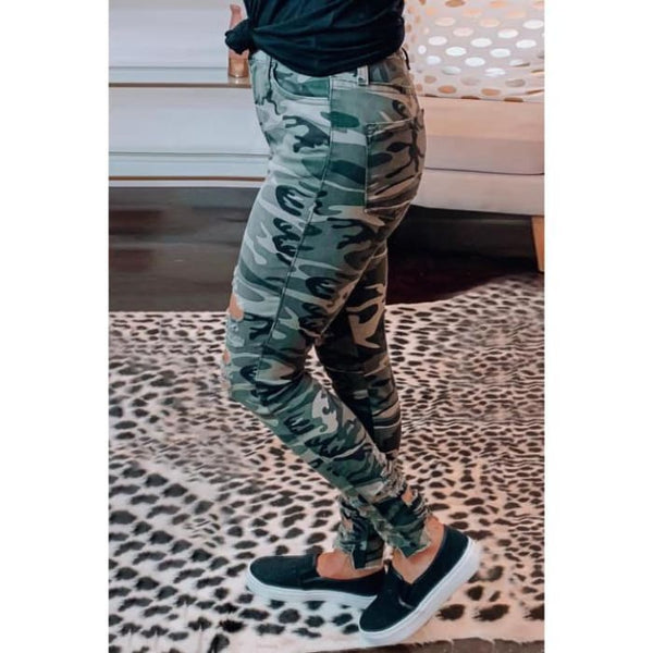 Distressed Camo Jeggings - Jegging